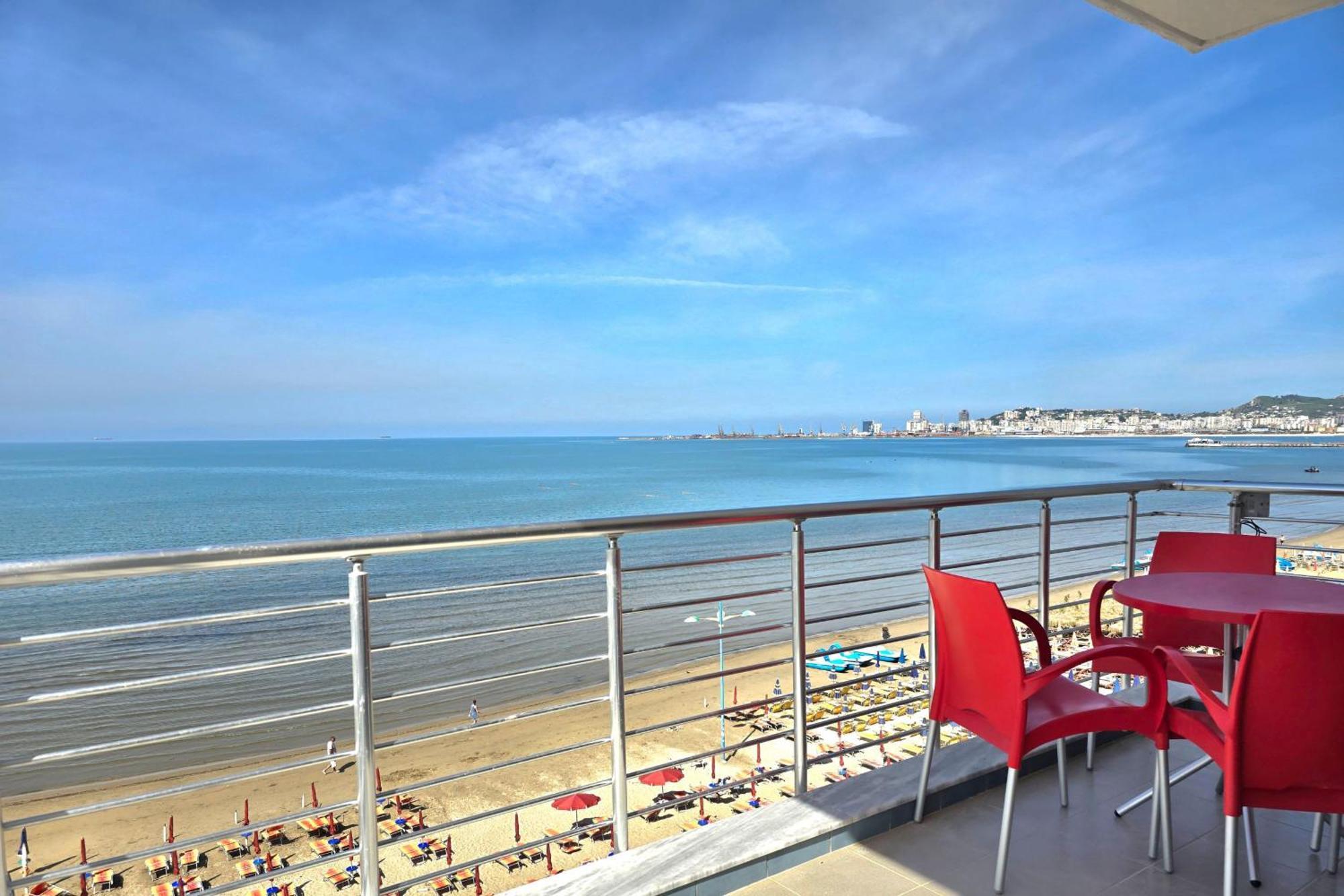 Sea View Apartments In Dıraç Dış mekan fotoğraf