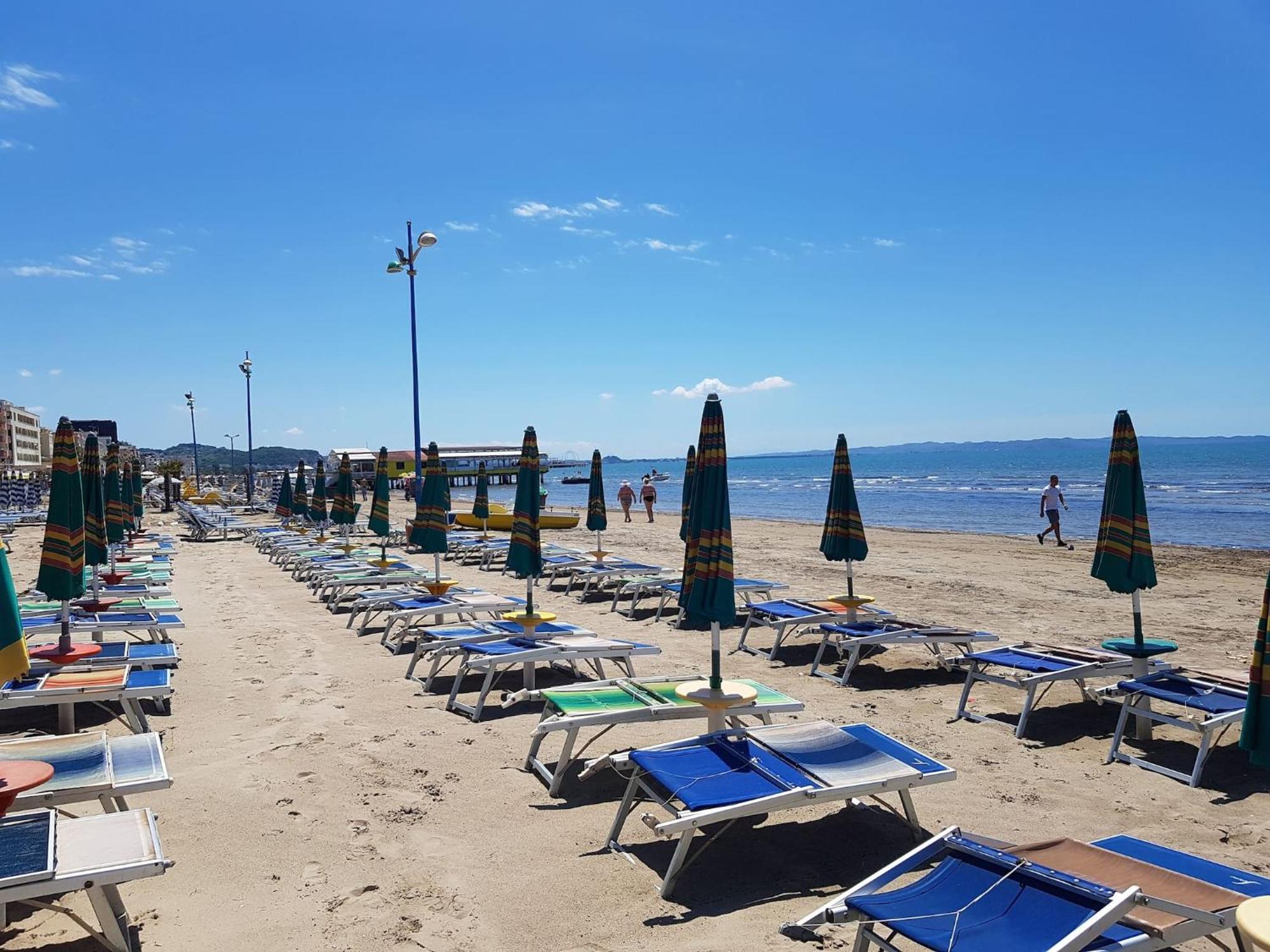 Sea View Apartments In Dıraç Dış mekan fotoğraf
